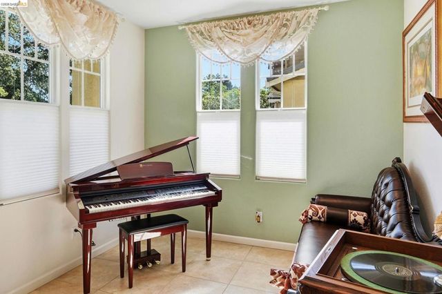 8861 Acorn Way, Gilroy, CA 95020