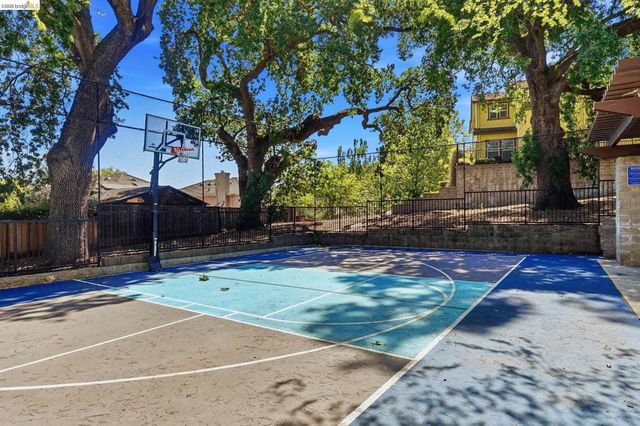 8861 Acorn Way, Gilroy, CA 95020