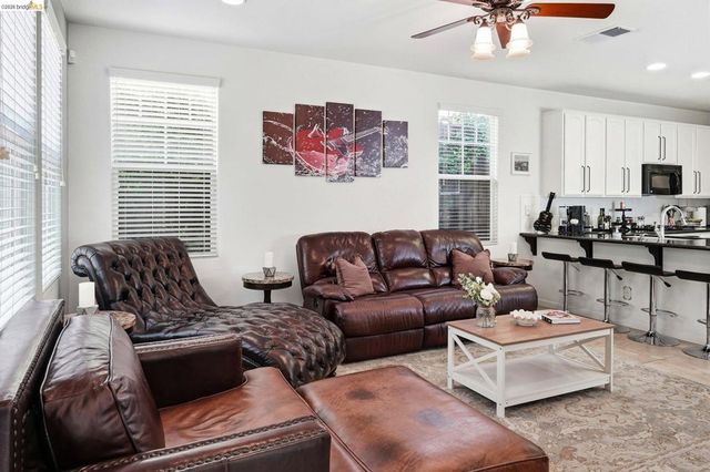 8861 Acorn Way, Gilroy, CA 95020