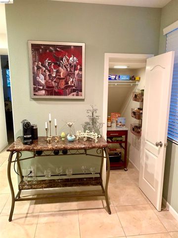 8861 Acorn Way, Gilroy, CA 95020