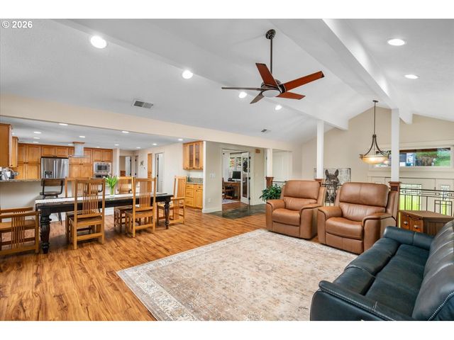 1450 KILLARNEY Dr, West Linn, OR 97068