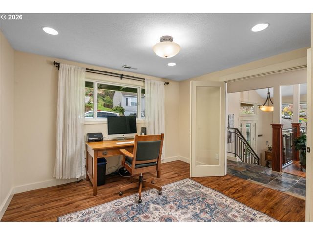 1450 KILLARNEY Dr, West Linn, OR 97068