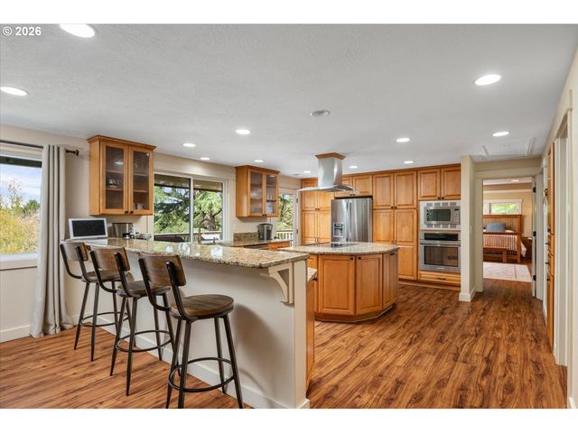 1450 KILLARNEY Dr, West Linn, OR 97068