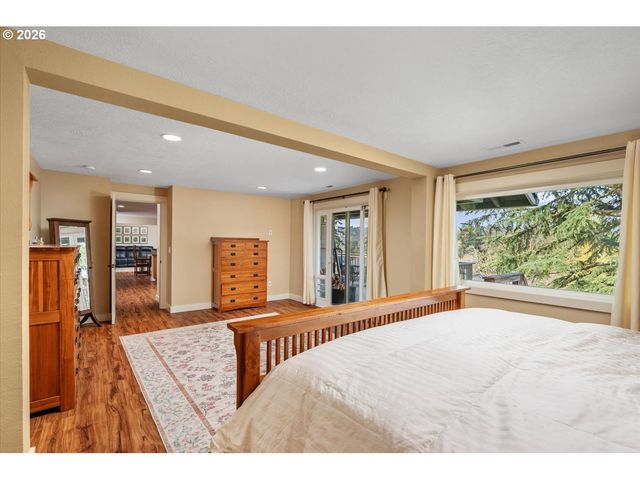 1450 KILLARNEY Dr, West Linn, OR 97068