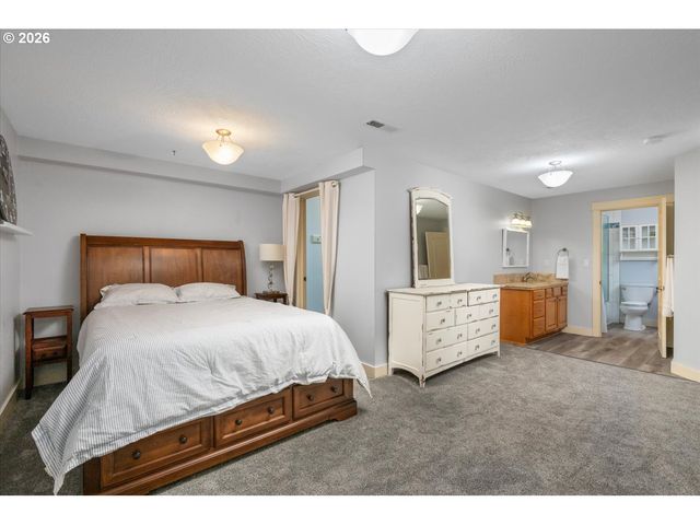 1450 KILLARNEY Dr, West Linn, OR 97068