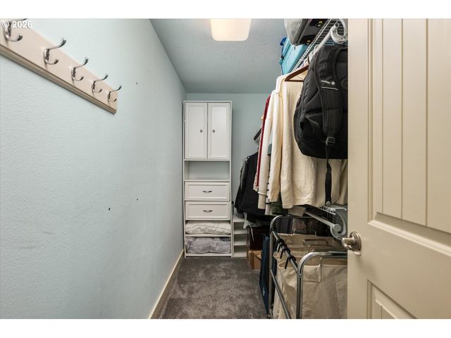 1450 KILLARNEY Dr, West Linn, OR 97068