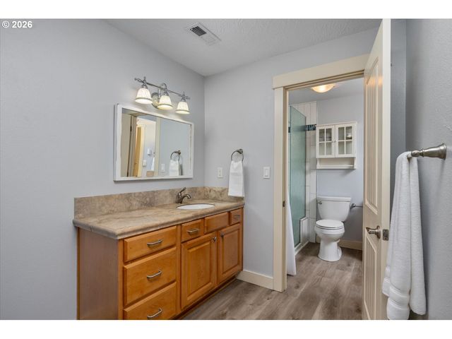 1450 KILLARNEY Dr, West Linn, OR 97068