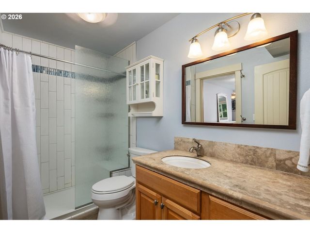 1450 KILLARNEY Dr, West Linn, OR 97068