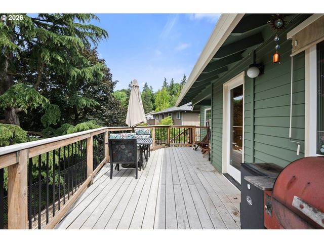 1450 KILLARNEY Dr, West Linn, OR 97068