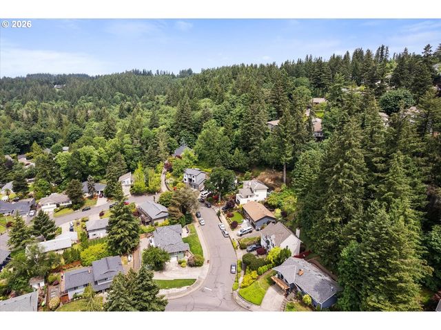 1450 KILLARNEY Dr, West Linn, OR 97068