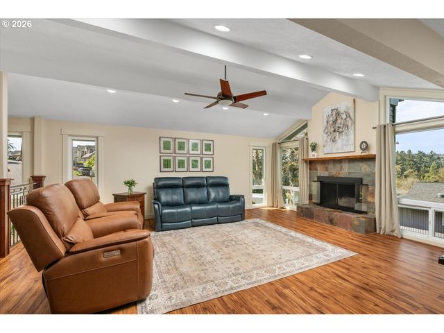 1450 KILLARNEY Dr, West Linn, OR 97068