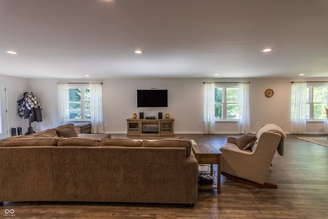 8563 N Lick Creek Road, Morgantown, IN 46160