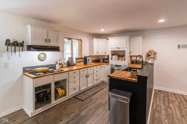 8563 N Lick Creek Road, Morgantown, IN 46160