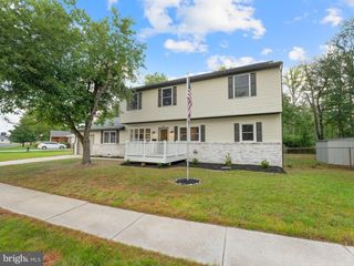 242 S POPLAR ST, Gibbstown, NJ 08027
