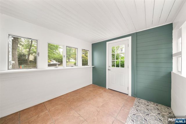 85 Serpentine Road, Demarest, NJ 07627