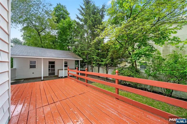 85 Serpentine Road, Demarest, NJ 07627