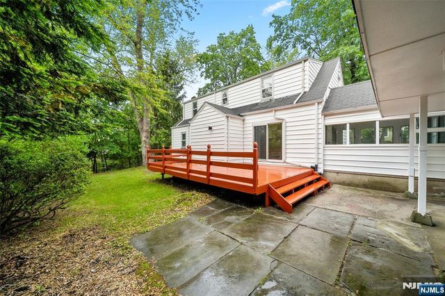 85 Serpentine Road, Demarest, NJ 07627