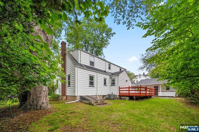 85 Serpentine Road, Demarest, NJ 07627