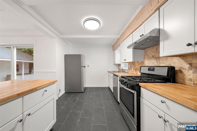 85 Serpentine Road, Demarest, NJ 07627