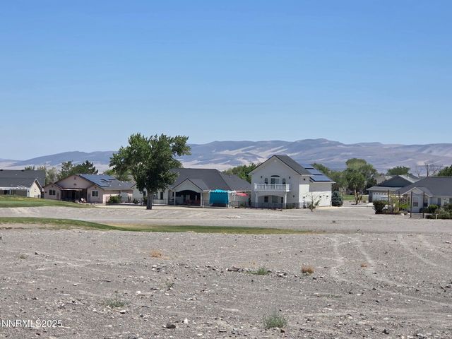 1905 Seven Iron Court, Fernley, NV 89408