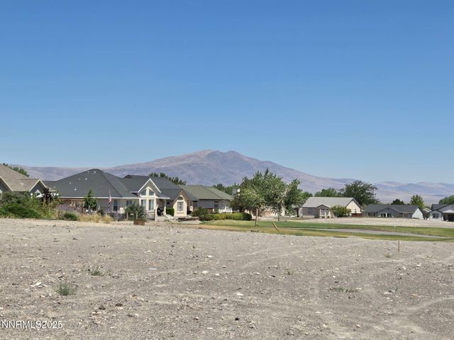 1905 Seven Iron Court, Fernley, NV 89408