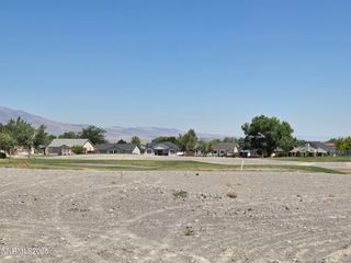 1905 Seven Iron Court, Fernley, NV 89408