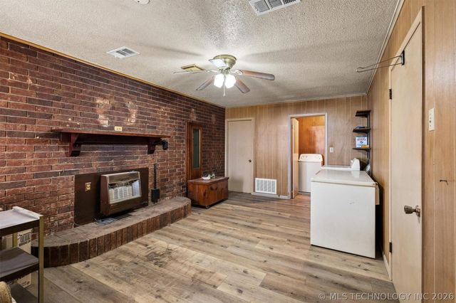 1296 Church Road, Silo, OK 74701