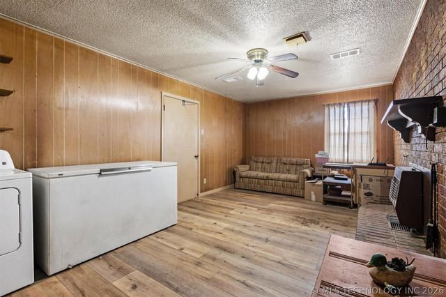 1296 Church Road, Silo, OK 74701