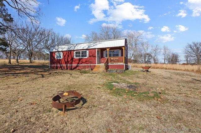 1296 Church Road, Silo, OK 74701