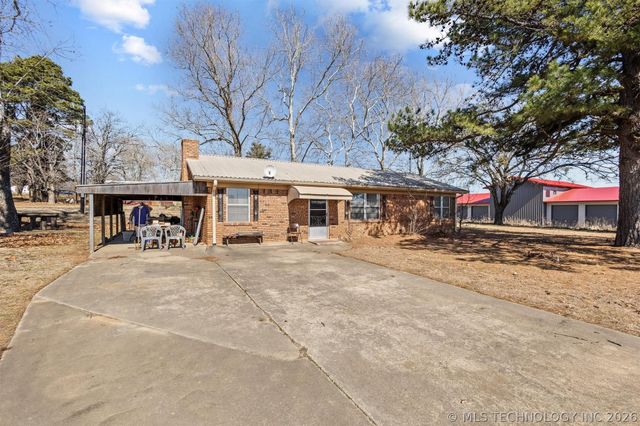 1296 Church Road, Silo, OK 74701