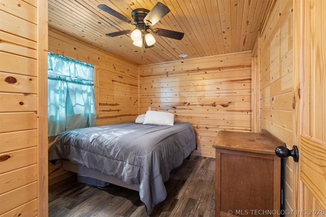 1296 Church Road, Silo, OK 74701