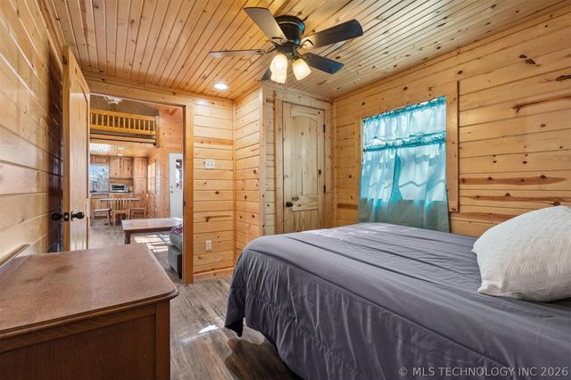 1296 Church Road, Silo, OK 74701