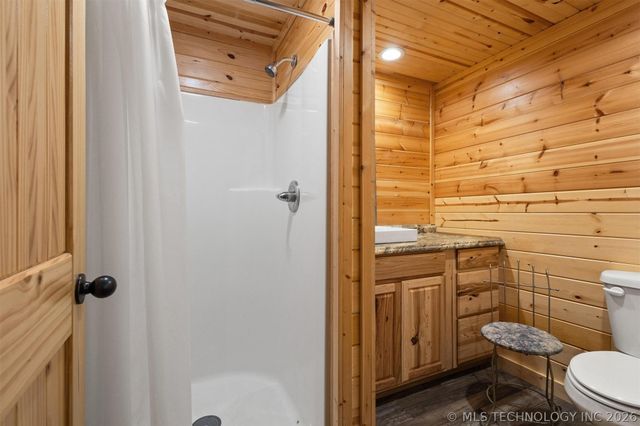 1296 Church Road, Silo, OK 74701