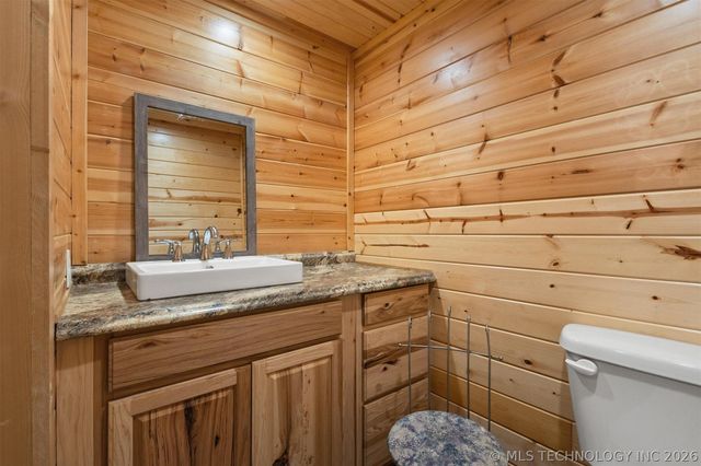 1296 Church Road, Silo, OK 74701