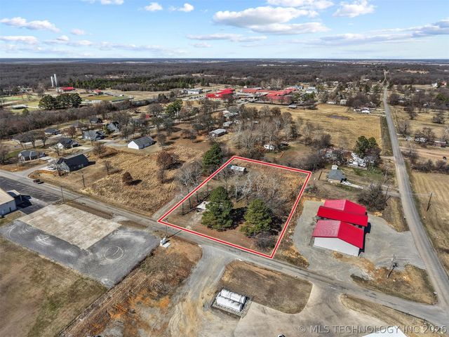 1296 Church Road, Silo, OK 74701
