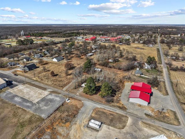 1296 Church Road, Silo, OK 74701