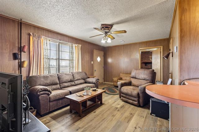 1296 Church Road, Silo, OK 74701