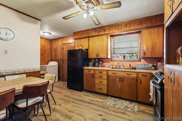 1296 Church Road, Silo, OK 74701