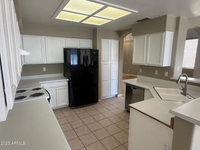 3569 W CHAMA Road, Glendale, AZ 85310