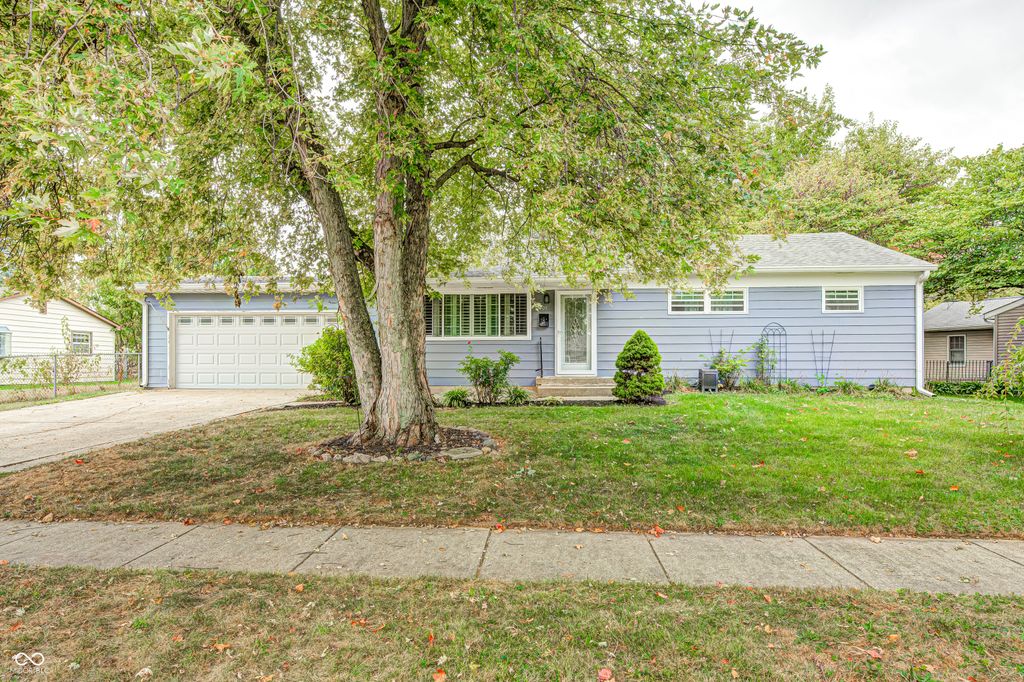 609 Maple Lane, Brownsburg, IN 46112