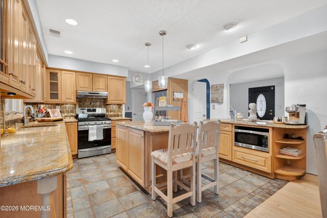 29 Bay Avenue, North Middletown, NJ 07748