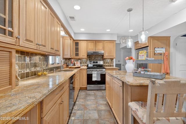 29 Bay Avenue, North Middletown, NJ 07748