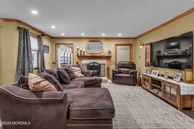 11 Mount Drive, Holmdel, NJ 07733