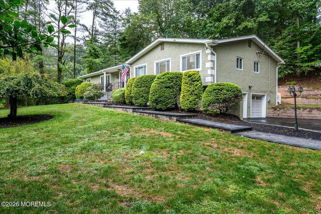 11 Mount Drive, Holmdel, NJ 07733