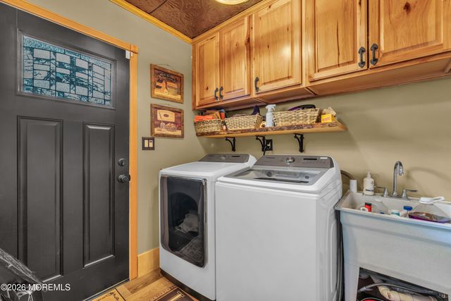 11 Mount Drive, Holmdel, NJ 07733