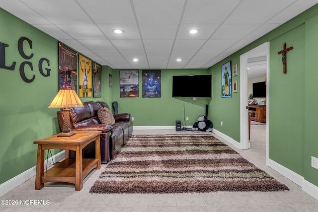 11 Mount Drive, Holmdel, NJ 07733