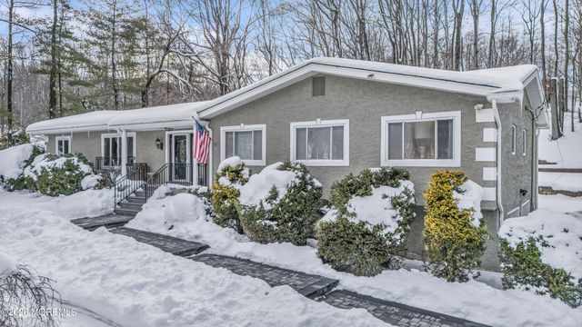 11 Mount Drive, Holmdel, NJ 07733