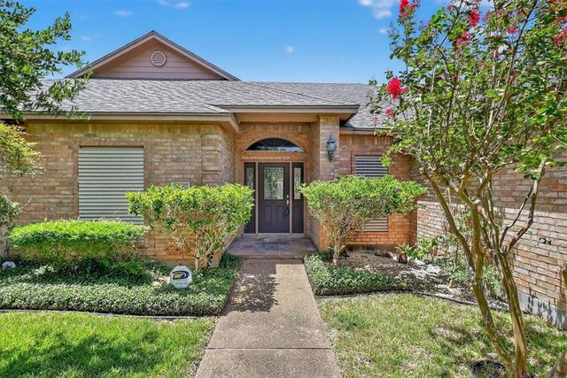 6153 Lemans Dr, Corpus Christi, TX 78414