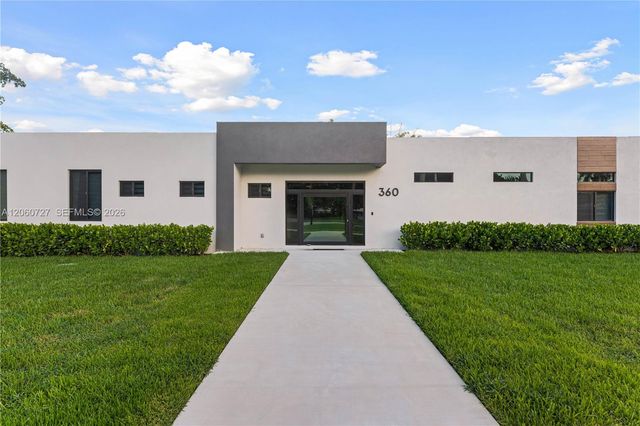 360 Holly Ln, Plantation, FL 33317