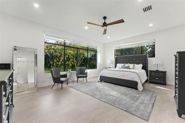 360 Holly Ln, Plantation, FL 33317
